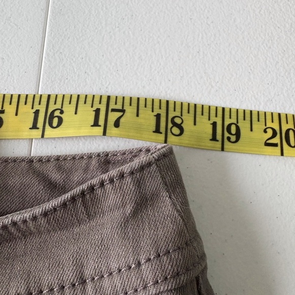 Chico’s Women Taupe Jeans Size 14 Pockets Casual Teacher School Stretch - Picture 9 of 13